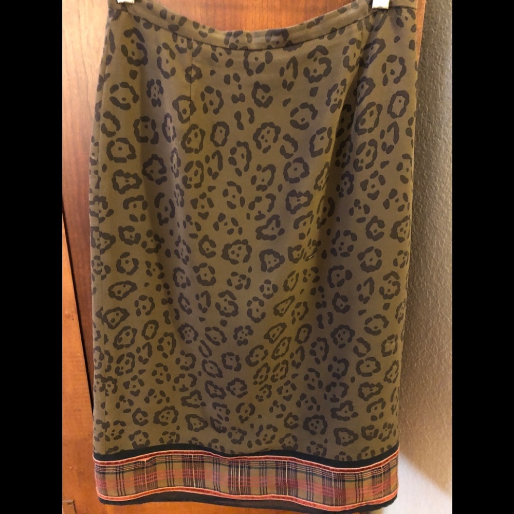 HAROLD’S SKIRT
